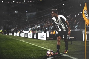 米兰体育app在线下载-“亚戈·卡尔曼的突破性表现，助阿根廷美洲狮队重回顶级行列”